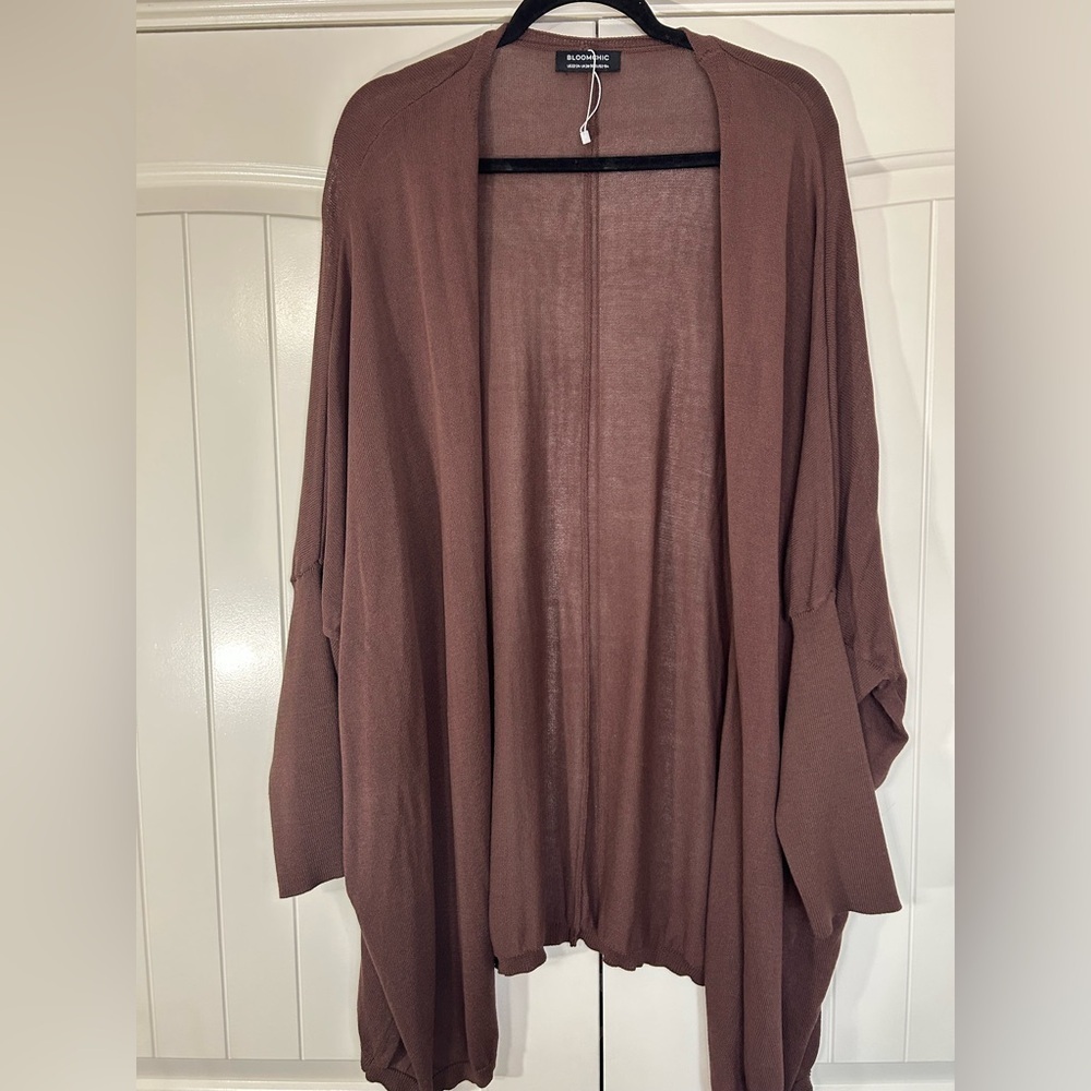 NWOT Bloomchic Lightweight Brown Cardigan. Size 22-24